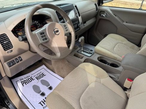 Used 2018 Nissan Frontier SV image 11