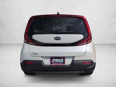 Used 2021 Kia Soul LX image 10