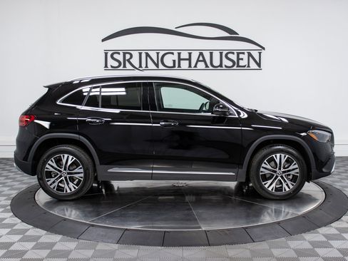 New 2025 Mercedes-Benz GLA 250 4MATIC image 4