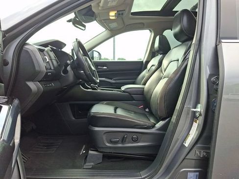 Used 2023 Nissan Pathfinder SL w/ SL Premium Package AWD/4WD image 15