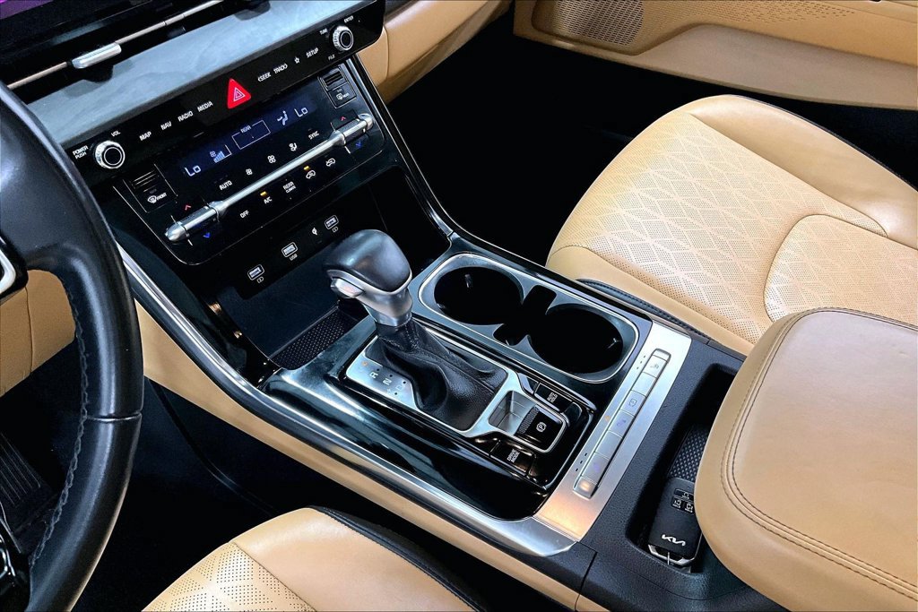Used 2022 Kia Carnival EX FWD image 17