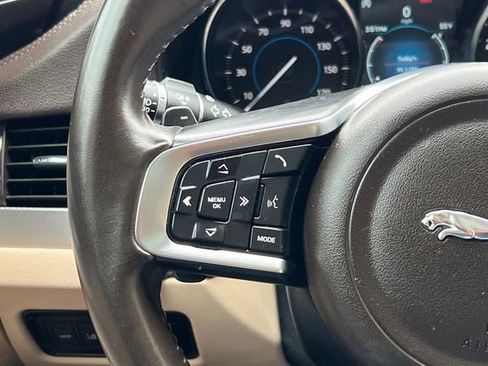 Used 2020 Jaguar XF Prestige image 27