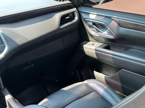 Used 2021 Chevrolet Tahoe Z71 w/ Rear Media and Nav Package image 16