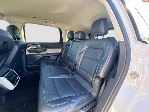 Used 2024 Lincoln Nautilus Reserve image 23