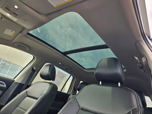 Used 2022 Volkswagen Atlas SEL R-Line AWD/4WD image 27