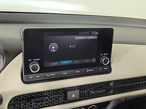 Used 2023 Honda HR-V LX image 14