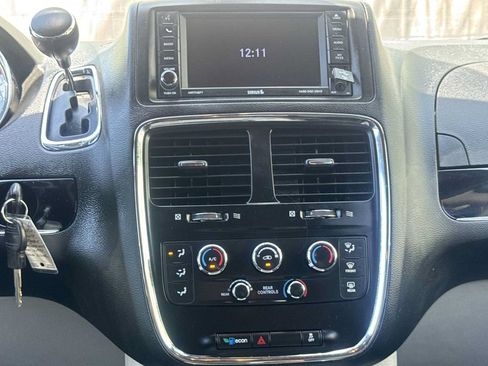 Used 2019 Dodge Grand Caravan SXT FWD image 20