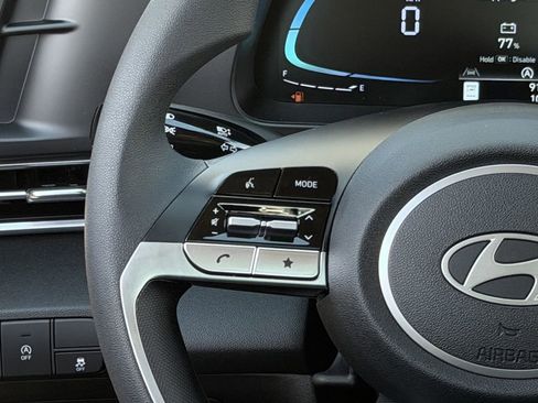 New 2025 Hyundai Elantra SE image 13