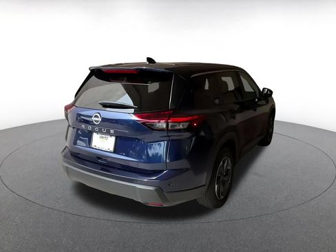 Used 2026 Nissan Rogue SV FWD image 14