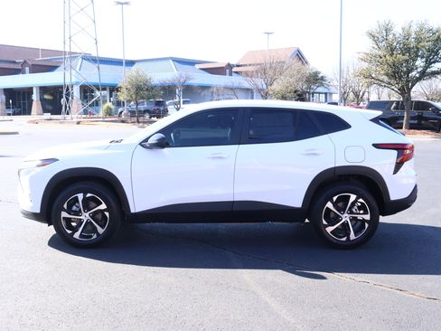 New 2026 Chevrolet Trax RS w/ Sunroof Package image 26