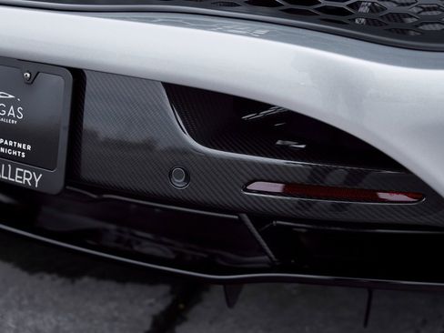 Used 2024 McLaren 750S Spider image 32