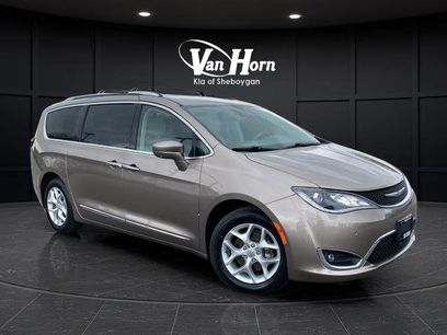 Used 2017 Chrysler Pacifica Touring-L Plus w/ Advanced Safetytec Group