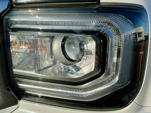 Used 2017 GMC Sierra 1500 SLT w/ SLT Premium Package image 10