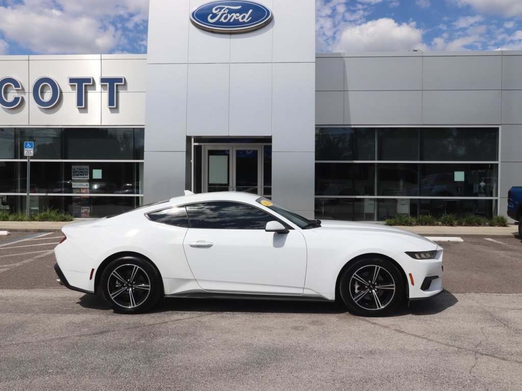 Used 2024 Ford Mustang Coupe RWD image 15