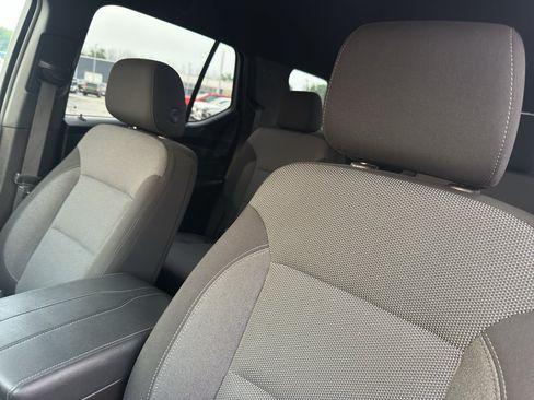 Used 2022 Chevrolet Traverse LT w/ Midnight/Sport Edition AWD/4WD image 28