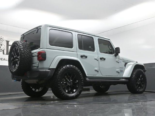 Used 2024 Jeep Wrangler Unlimited Sahara w/ Technology Group AWD/4WD image 38