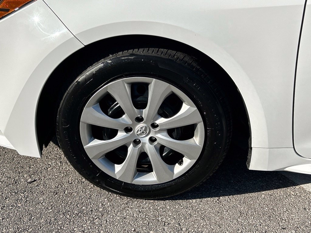 Used 2024 Toyota Corolla LE FWD image 47