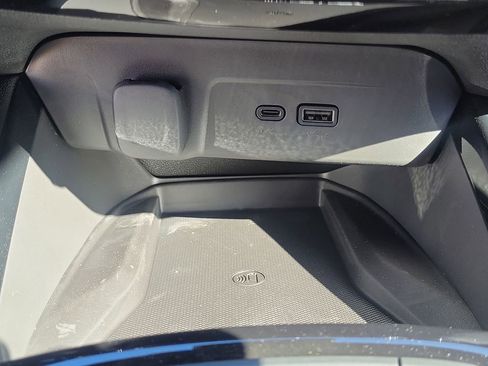 New 2026 Chevrolet Trax RS w/ Sunroof Package FWD image 29