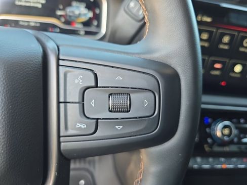 Used 2024 GMC Sierra 2500 AT4 image 19