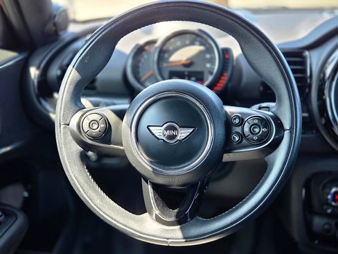 Used 2016 MINI Cooper Clubman FWD image 9