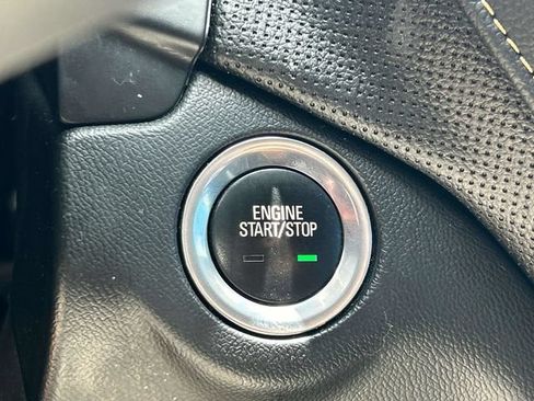 Used 2023 Chevrolet Equinox Premier FWD image 34