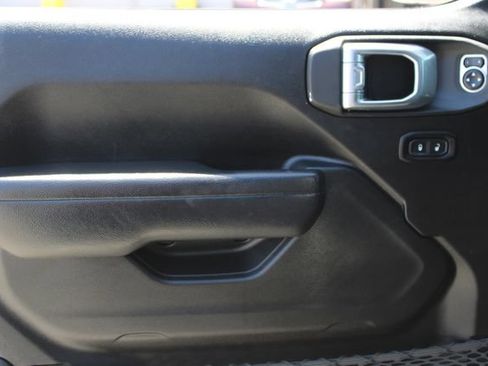 Used 2022 Jeep Wrangler Unlimited Sport AWD/4WD image 12