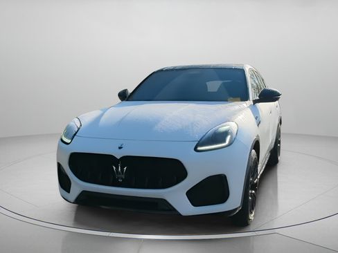 Used 2025 Maserati Grecale Modena image 10