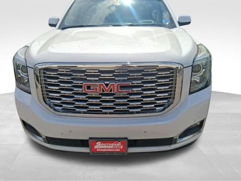 Used 2018 GMC Yukon Denali w/ Denali Ultimate Package AWD/4WD image 15
