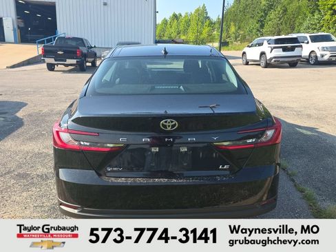 Used 2025 Toyota Camry LE FWD image 5