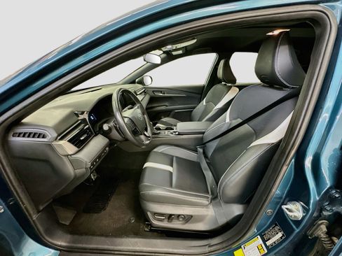 Used 2025 Toyota Camry SE FWD image 13