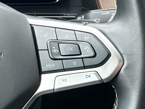 Used 2024 Volkswagen Atlas SE FWD image 12