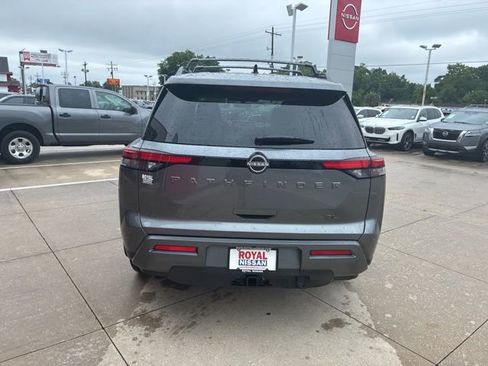 New 2026 Nissan Pathfinder SL w/ SL Premium Package FWD image 6