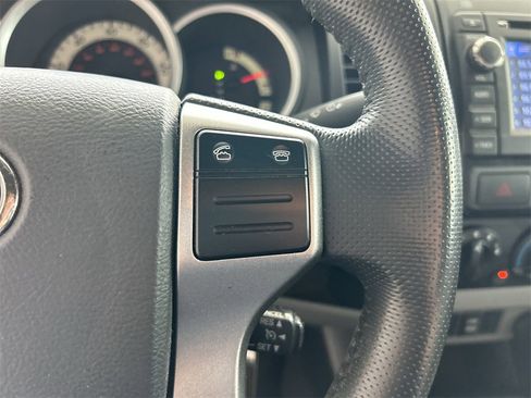 Used 2013 Toyota Tacoma Base image 21