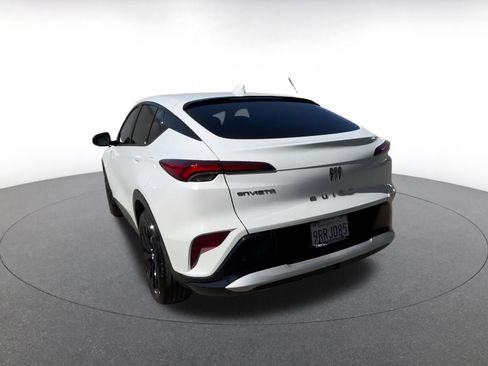 Used 2025 Buick Envista Sport Touring image 11