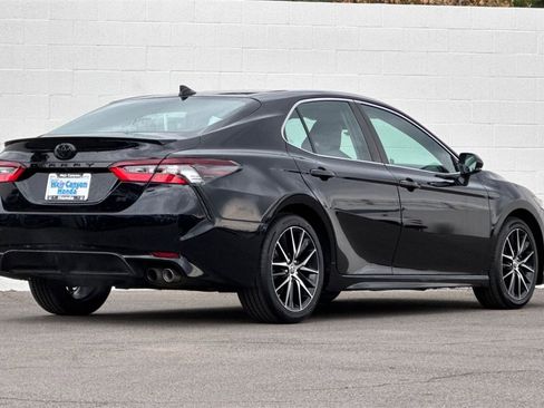 Used 2023 Toyota Camry SE image 7