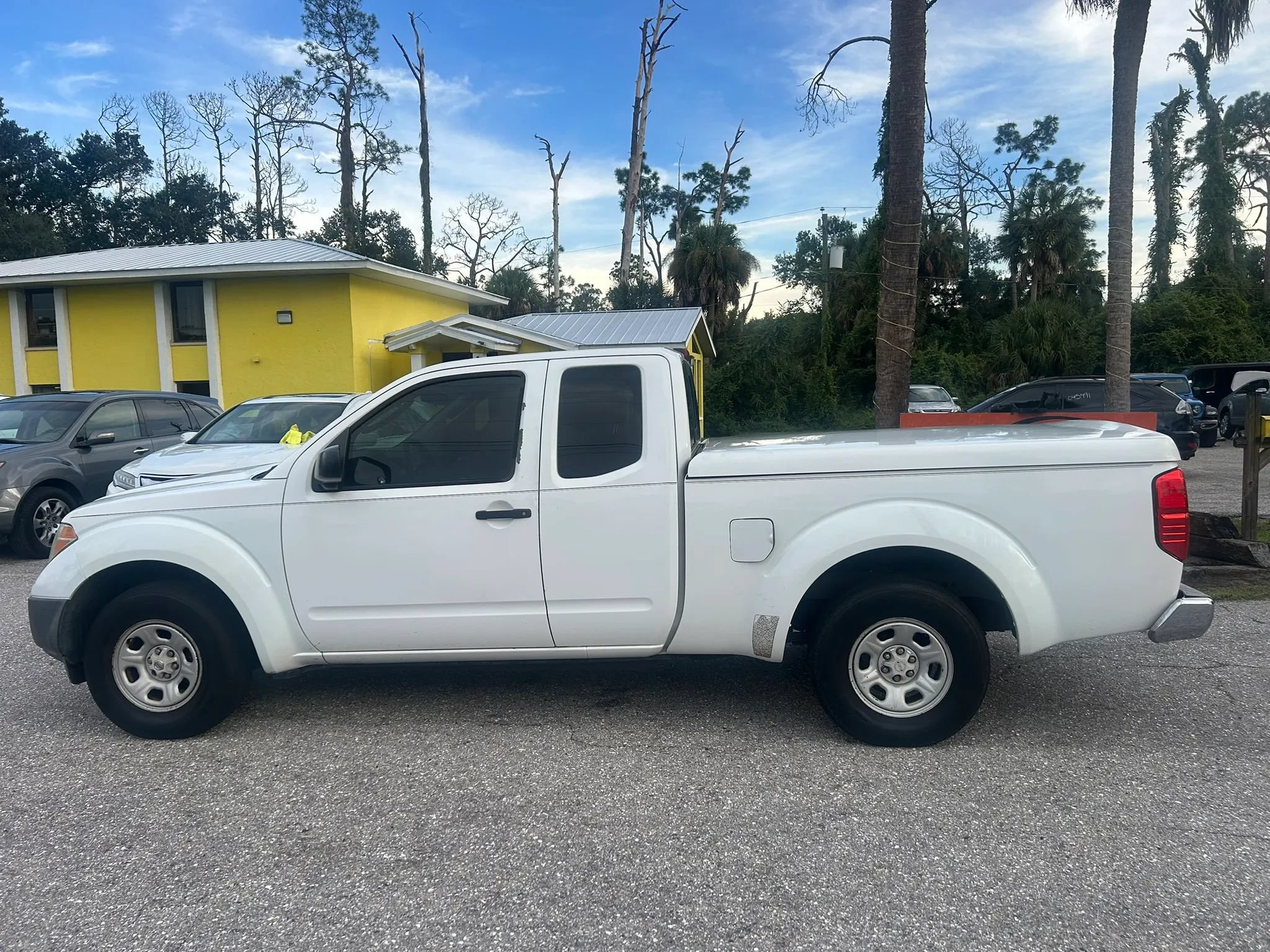 Used 2007 Nissan Frontier XE w/ Preferred Pkg RWD image 5