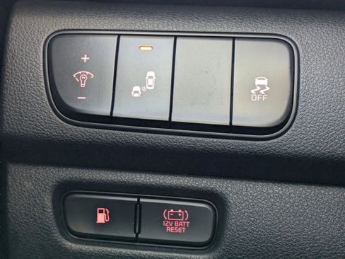 Used 2017 Kia Niro EX image 26