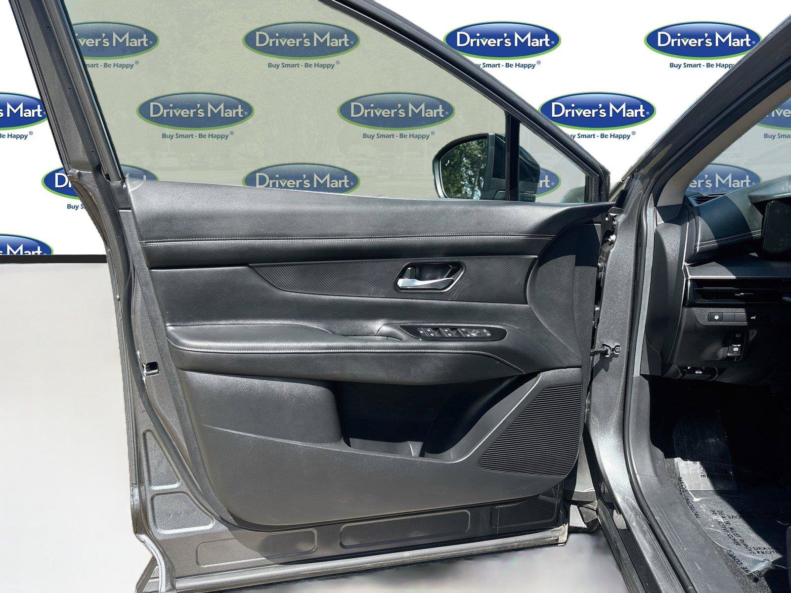 Used 2025 Nissan Murano SV FWD image 19