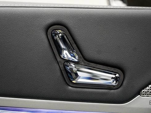 Used 2025 BMW 740i RWD image 34