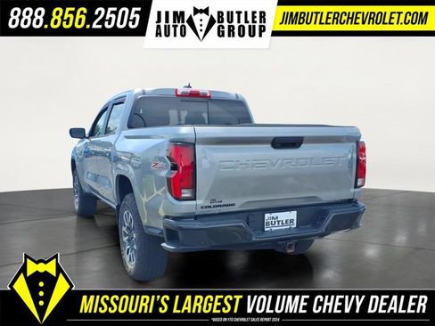 Used 2023 Chevrolet Colorado Z71 w/ Z71 Convenience Package 2 AWD/4WD image 2