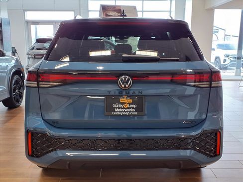 New 2026 Volkswagen Tiguan SE R-Line image 9