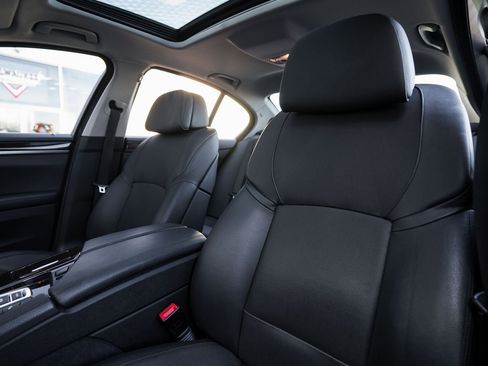 Used 2013 BMW 550i xDrive Sedan image 13