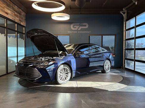 Used 2022 Toyota Avalon Limited w/ Advanced Safety Package FWD image 24