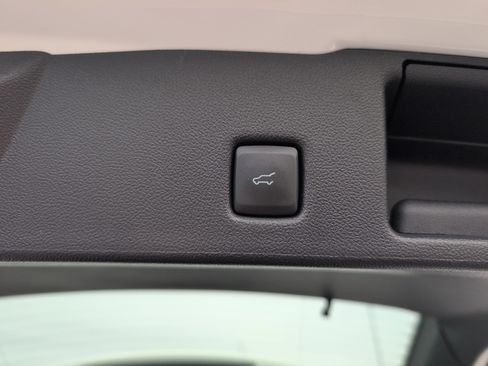 Used 2024 Ford Escape SE image 13