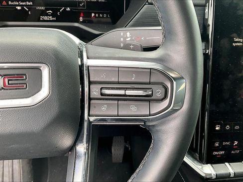 Used 2025 GMC Acadia Elevation FWD image 20