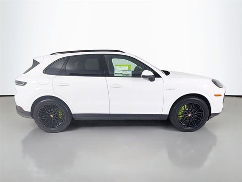 New 2025 Porsche Cayenne E-Hybrid image 23