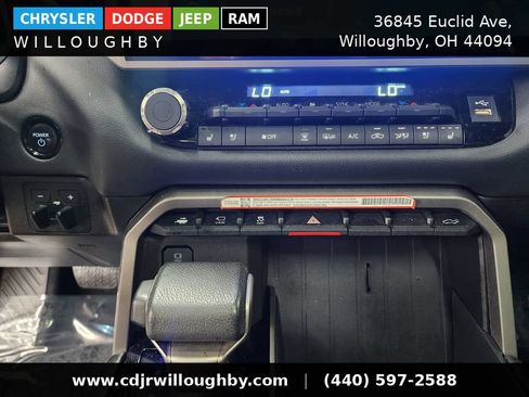 Used 2025 Toyota Tundra Limited AWD/4WD image 23