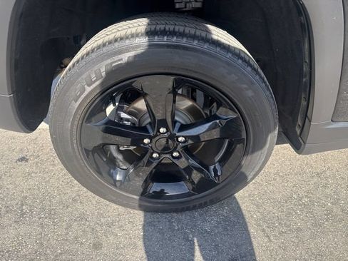 Certified 2023 Jeep Grand Cherokee Altitude RWD image 31