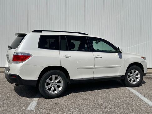 Used 2011 Toyota Highlander SE w/ Tow Pkg AWD/4WD image 6