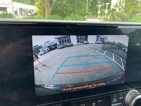 Used 2023 Toyota Highlander XLE image 22